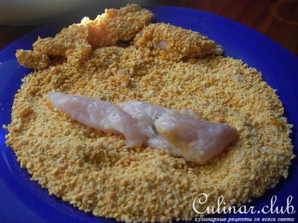 Хрустящая лапша с курицей и кунжутом