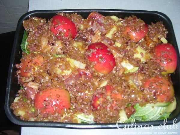 савойская капуста с курицей в духовке