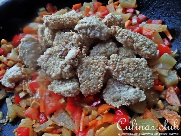 Курица в сезаме с овощами и рисом за 30 минут