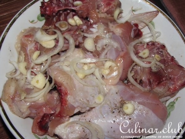 Кура с картофелем и морковью в рукаве