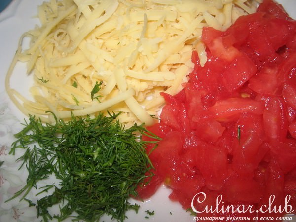 Куриная отбивная фаршированная помидором.