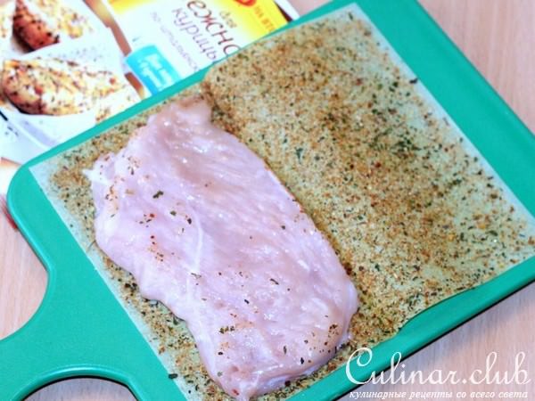 Стручковая фасоль в томате с куриной грудкой