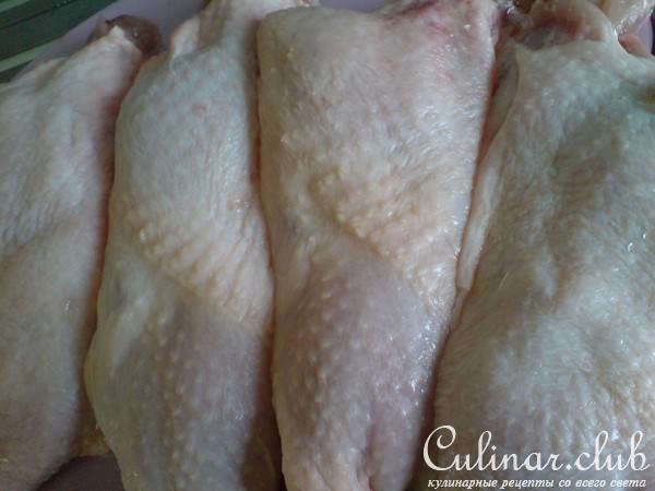 Куриные окорочка,фаршированные пореем и яйцом