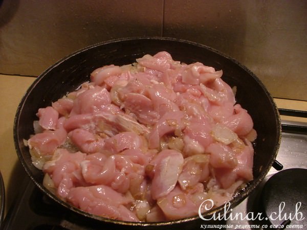 Куриное филе в соусе из сливок и шампанского