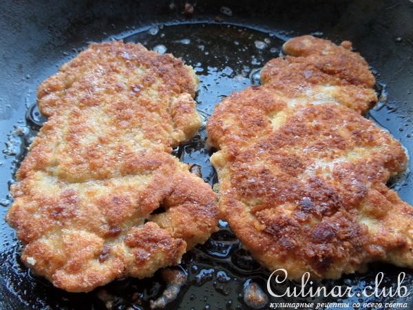 Куриные отбивные с картофельным пюре с сыром