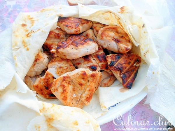 Сочный шашлык из куриной грудки.