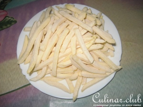 Куриные крылышки в соусе и с картошечкой фри...