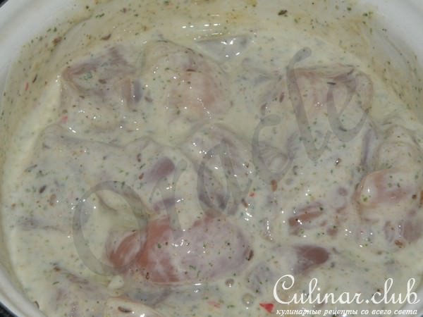 Куриный шашлык в мятном йогурте и картофельными башенками.