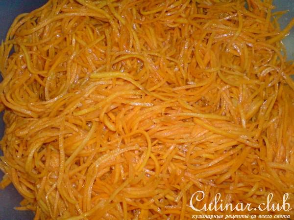 Мясо индейки под корейской морковкой