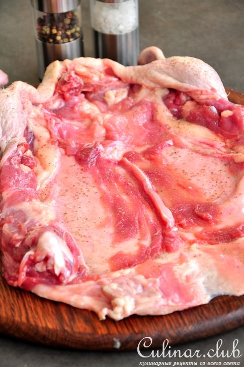 Утка по - царски, фаршированная блинами и клюквой 