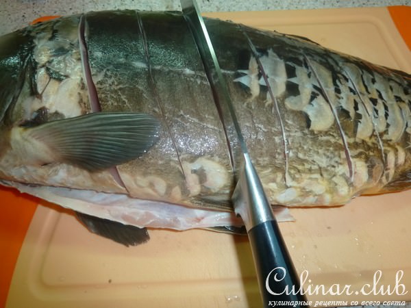Карп с овощами и кисло-сладким соусом