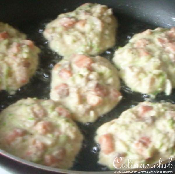 Рыбно-кабачковые оладьи