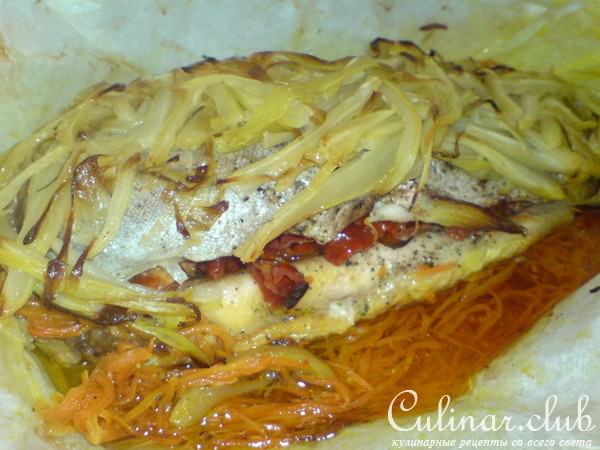 Морская форель ,запечённая с овощами