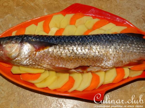 Кефаль Терияки, запеченная с овощами
