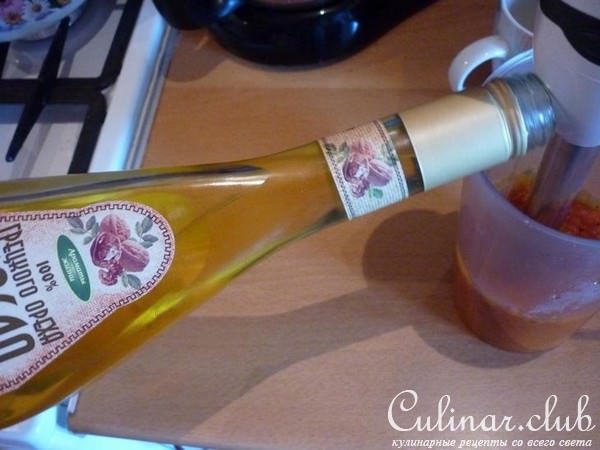 Треска под соусом из запечённых овощей