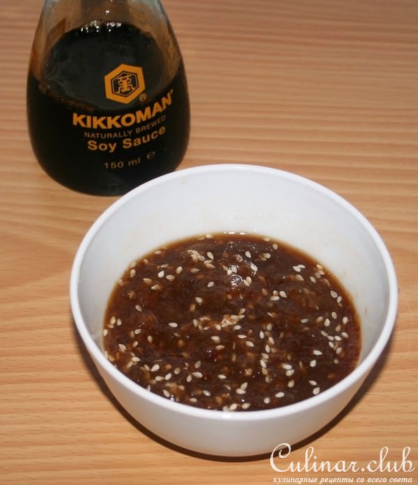 Камбала жареная по-корейски с рисом и овощами на гарнир