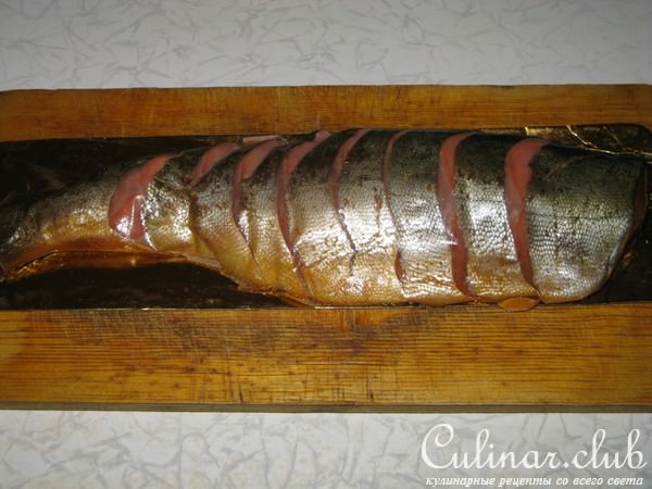 Биточки из копченой горбуши со шпинатом и грибами