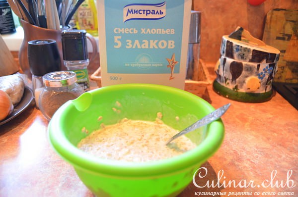 Рыбные котлеты с овсяными хлопьями.