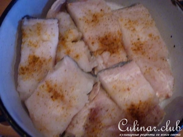 Треска под соусом из запечённых овощей