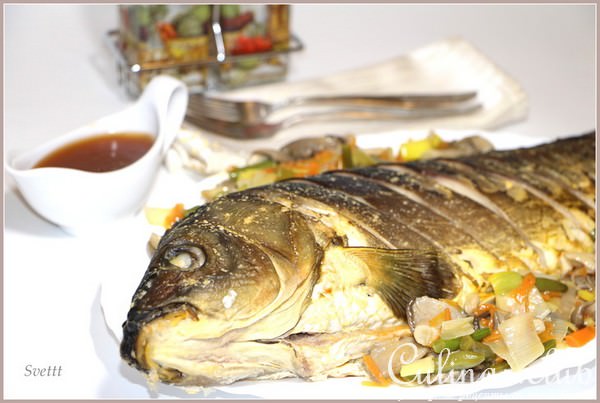 Карп с овощами и кисло-сладким соусом