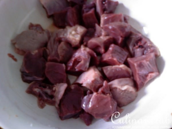 Говяжье сердце с красным перцем по-арабски.