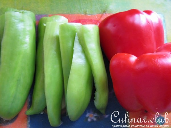 Куриные потрошки с овощами и сметаной