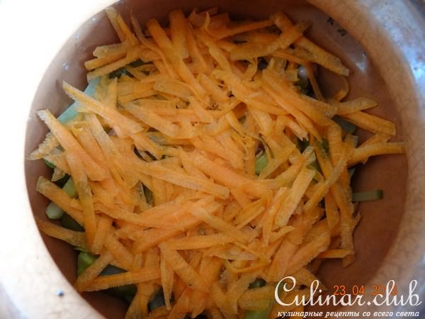 Жаркое из куриных сердец с гречкой и овощами под пикантной заливкой