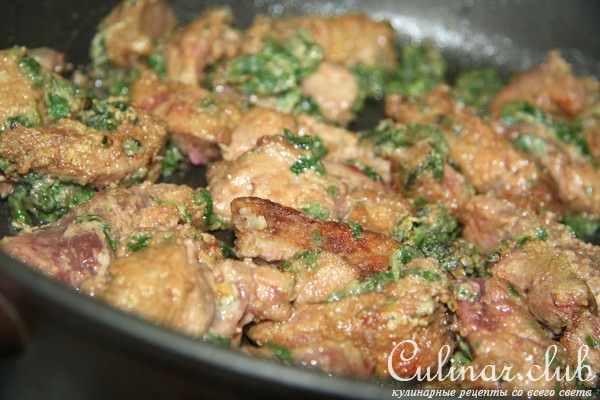 Нежнейшая печень в молочном соусе с курагой и орешками.