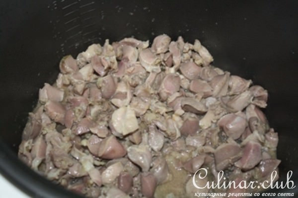 Куриные желудки в сметане