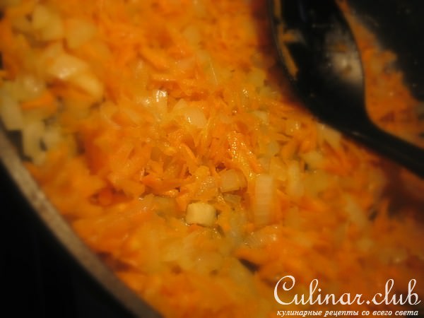 Куриная печень с яблоками и корицей.