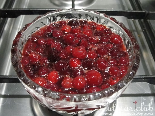 Жаренный сыр с клюквенным соусом по всей земле