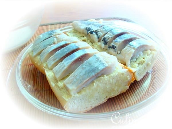 Горячие бутерброды с сельдью.