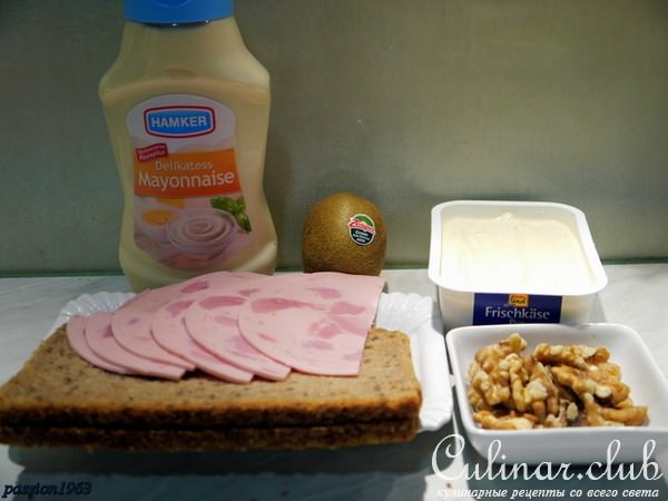 Канапе с киви с двумя разными намазками для мясоедов и рыбоедов