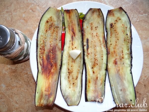 Закусочные бутерброды с баклажаном и мандариновой ноткой