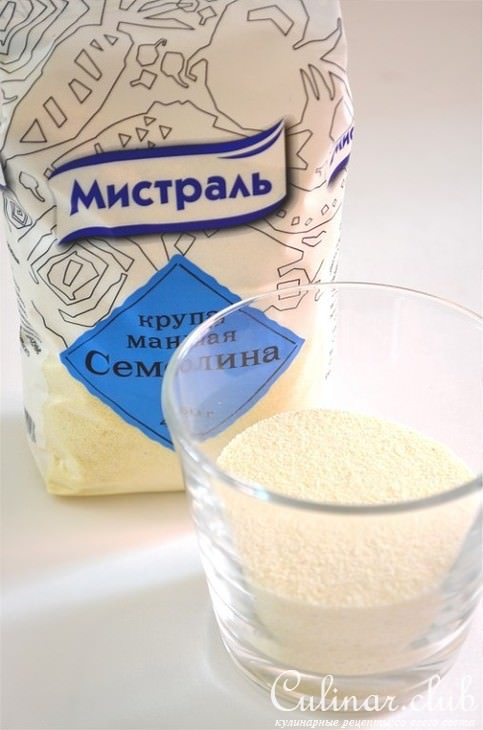 Манная башенка с карамелизироваными грушами