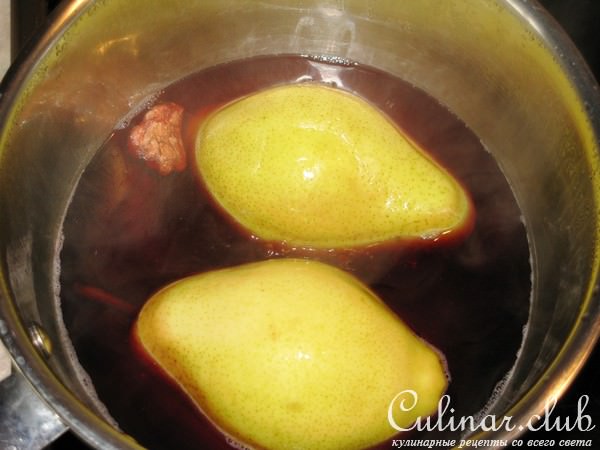 Томленные груши с рисовой начинкой