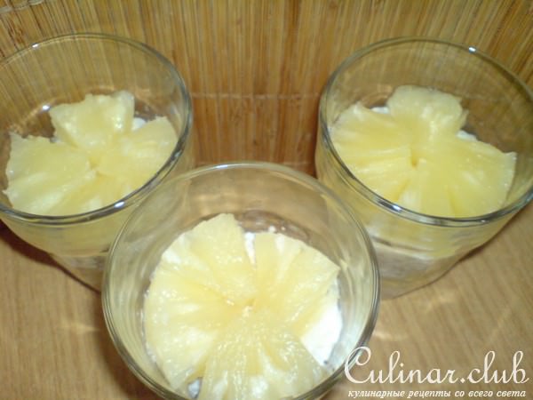 Десерт "Pina-Colada" из кокосового риса и ананаса
