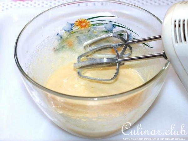 Морковный кекс с ягодной глазурью