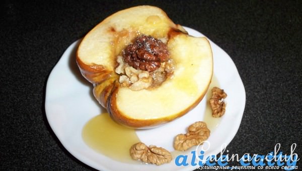 Айва запеченная с медом и орехами