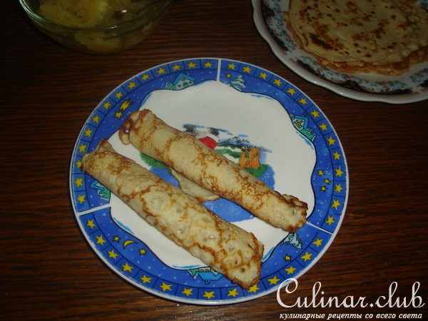 Блинчики с яблоком и корицей