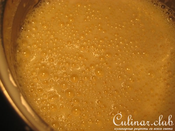 Ананасовый кайзершмаррен с мёдом и фисташками.