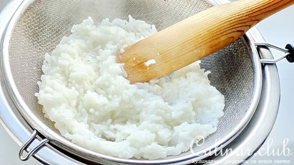 Рисовый рахат-лукум с фруктовым соком как десерт 