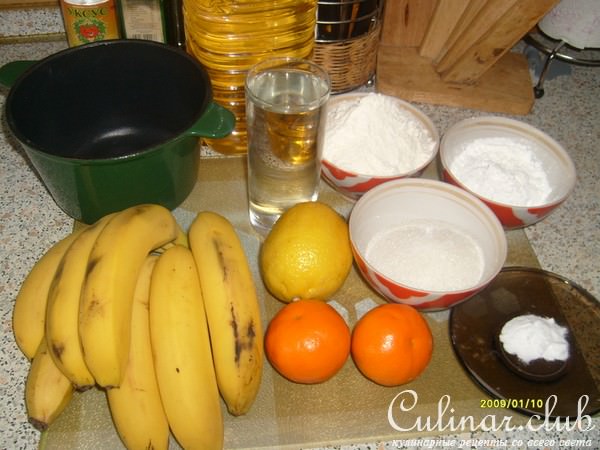 Бананы жареные в кляре с мандариновым соусом.