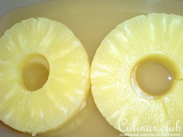 Десерт "Pina-Colada" из кокосового риса и ананаса