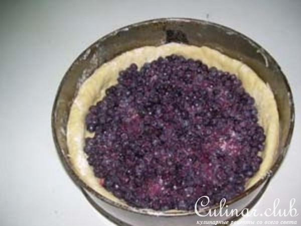 Ароматный пирог с черникой