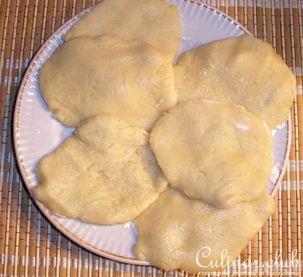 ЖАРЕНЫЕ ЛЕПЕШКИ В САХАРЕ