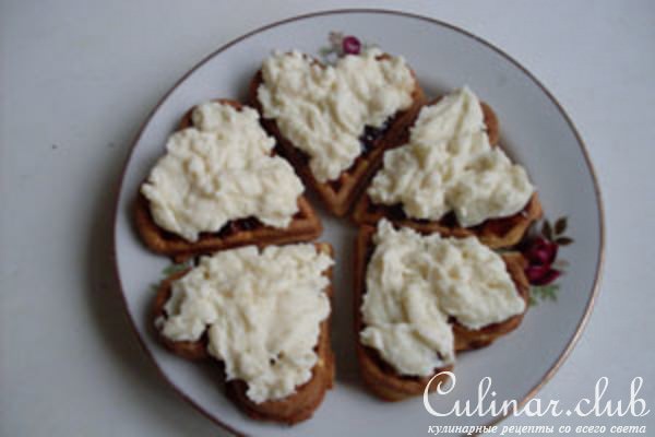 Маленькие пирожные с кремом