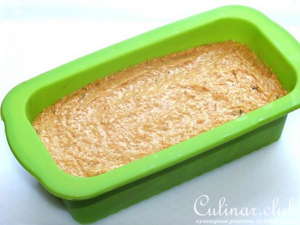 Морковный кекс с ягодной глазурью