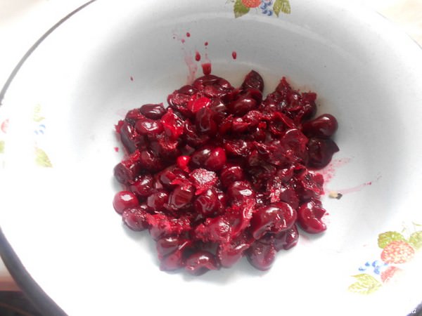 Вишневый мусс с семолина и лимоном
