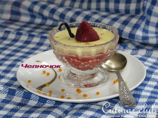 Карамелизированная клубника под соусом "Муслен"